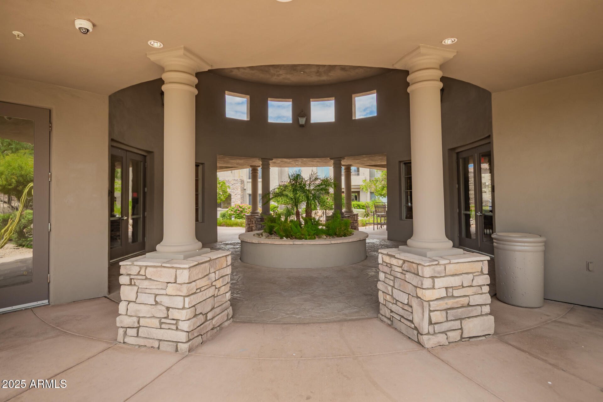 19475 N GRAYHAWK Drive 2121