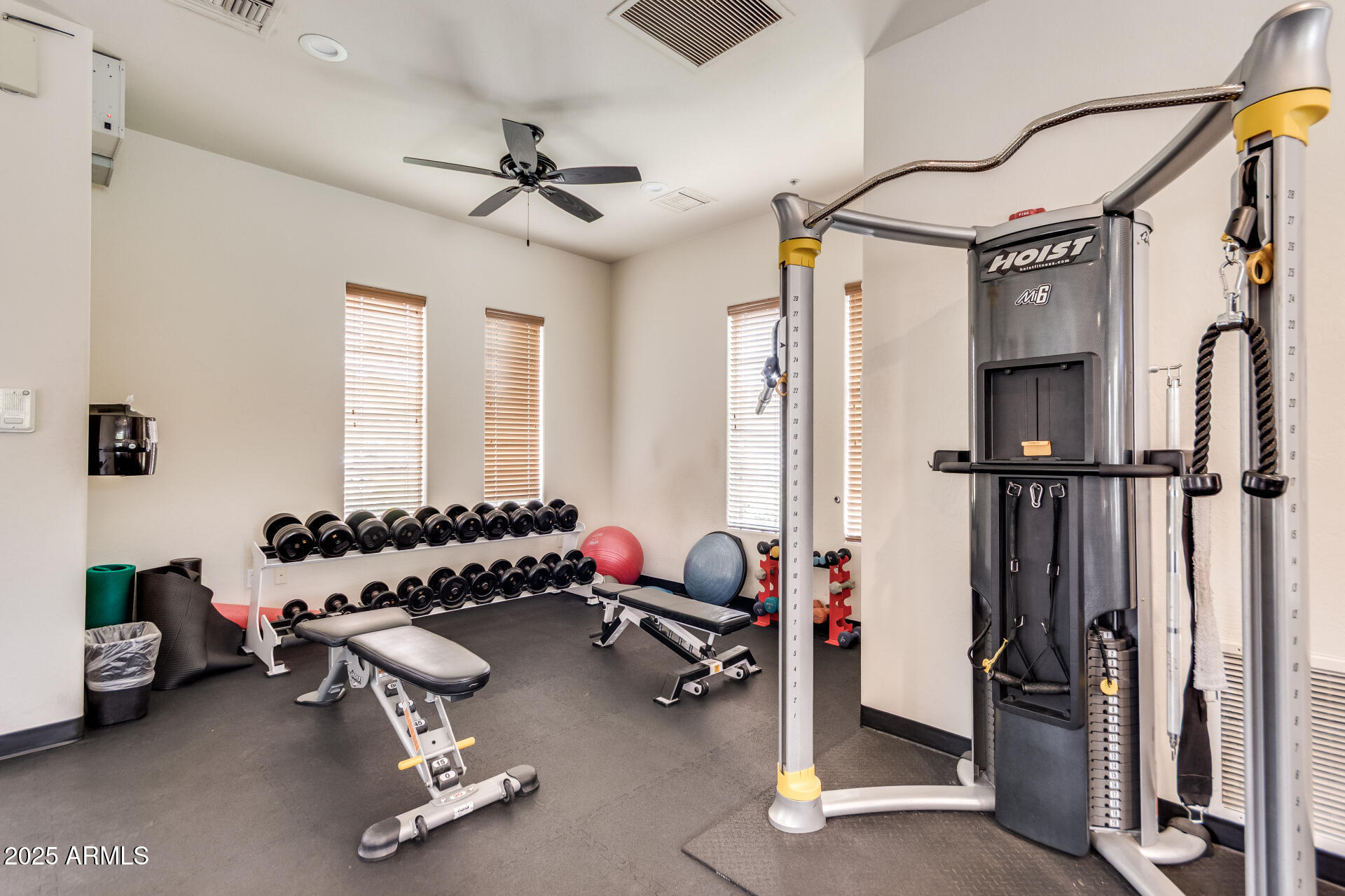 19475 N GRAYHAWK Drive 2121