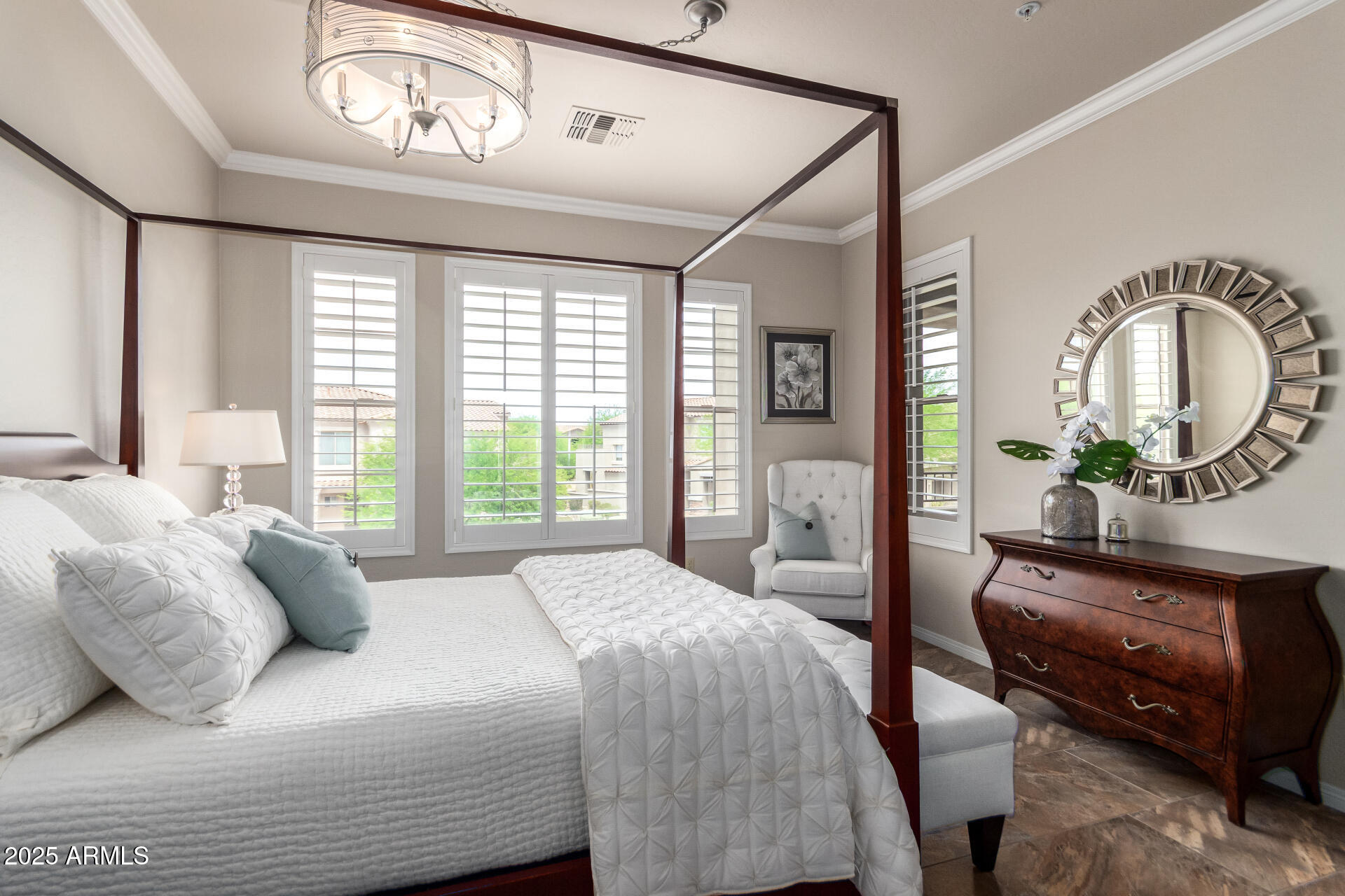 19475 N GRAYHAWK Drive 2121