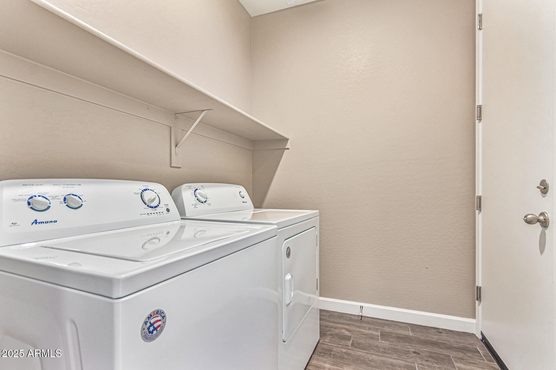 707 W HARTFORD Avenue