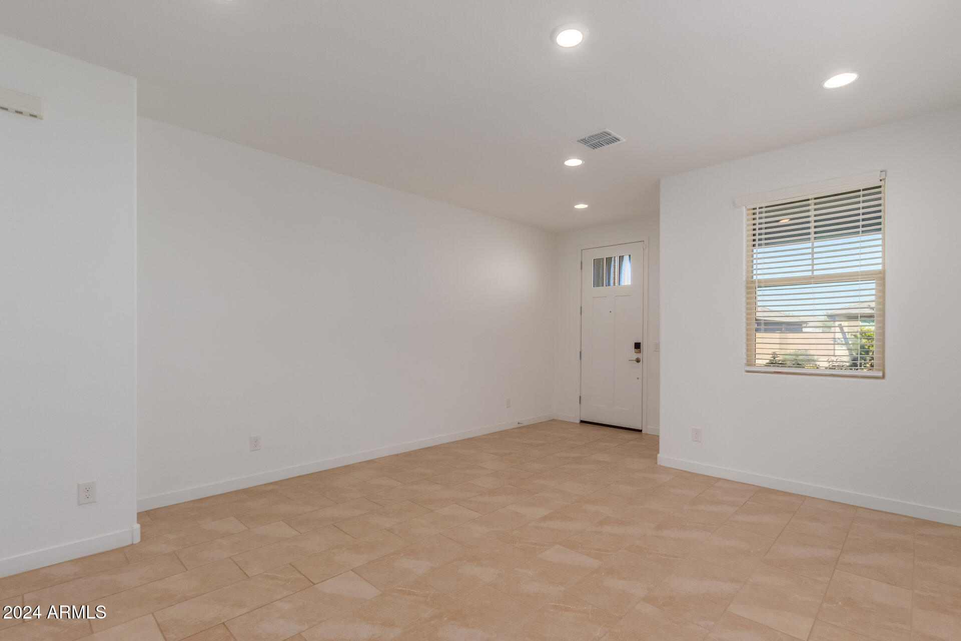 8911 W SOLANO Drive