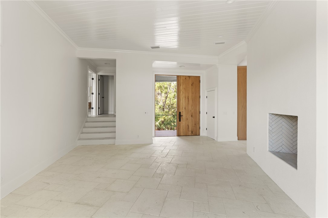 406 Palm Drive