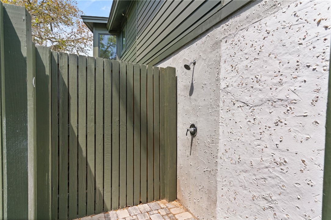 406 Palm Drive
