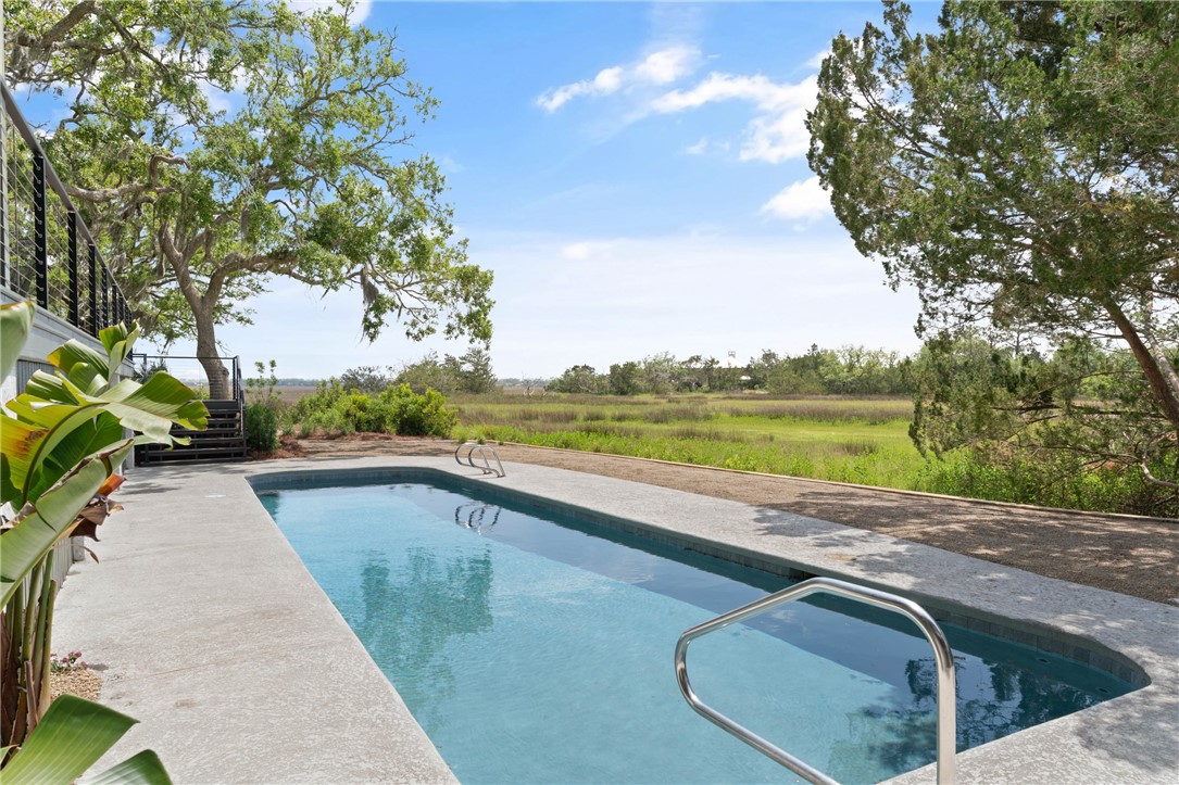 406 Palm Drive