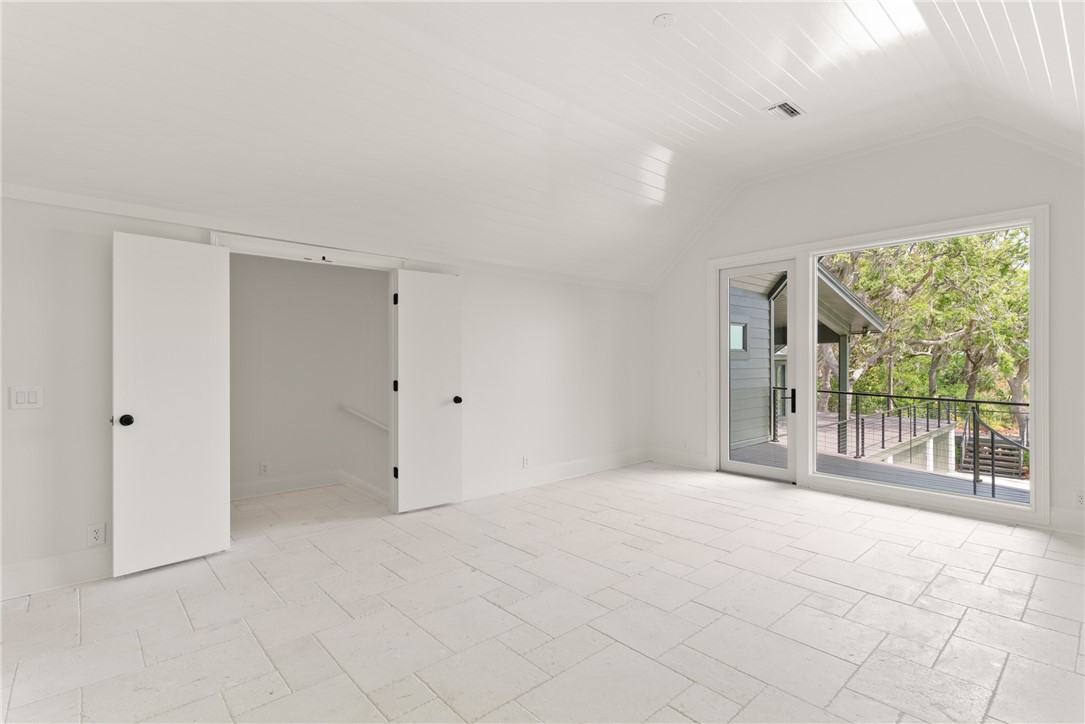 406 Palm Drive