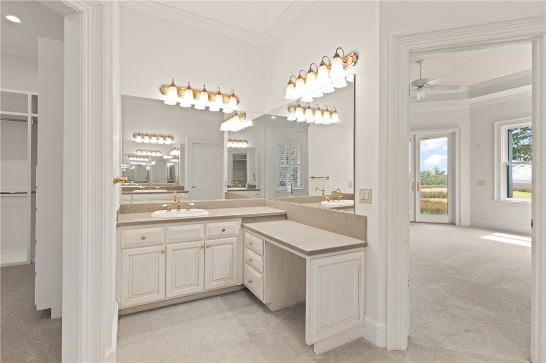 105 Hawkins Island Circle