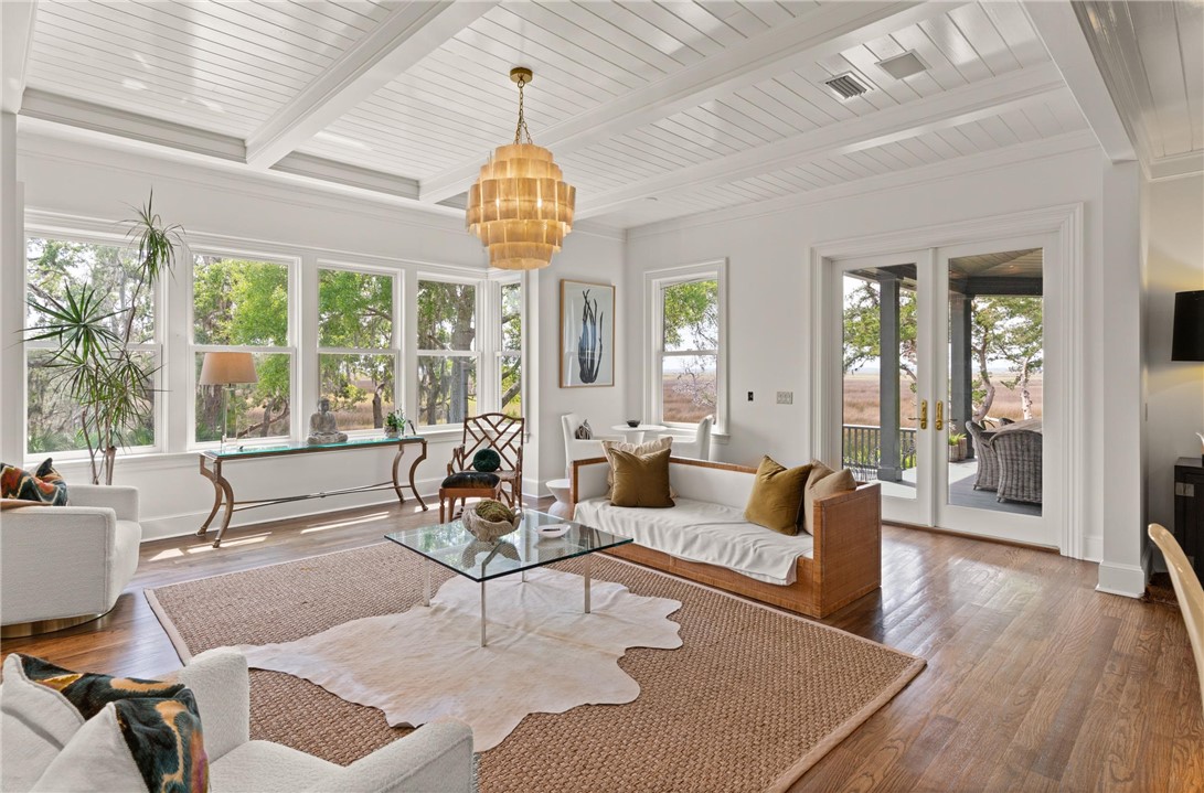 105 Hawkins Island Circle