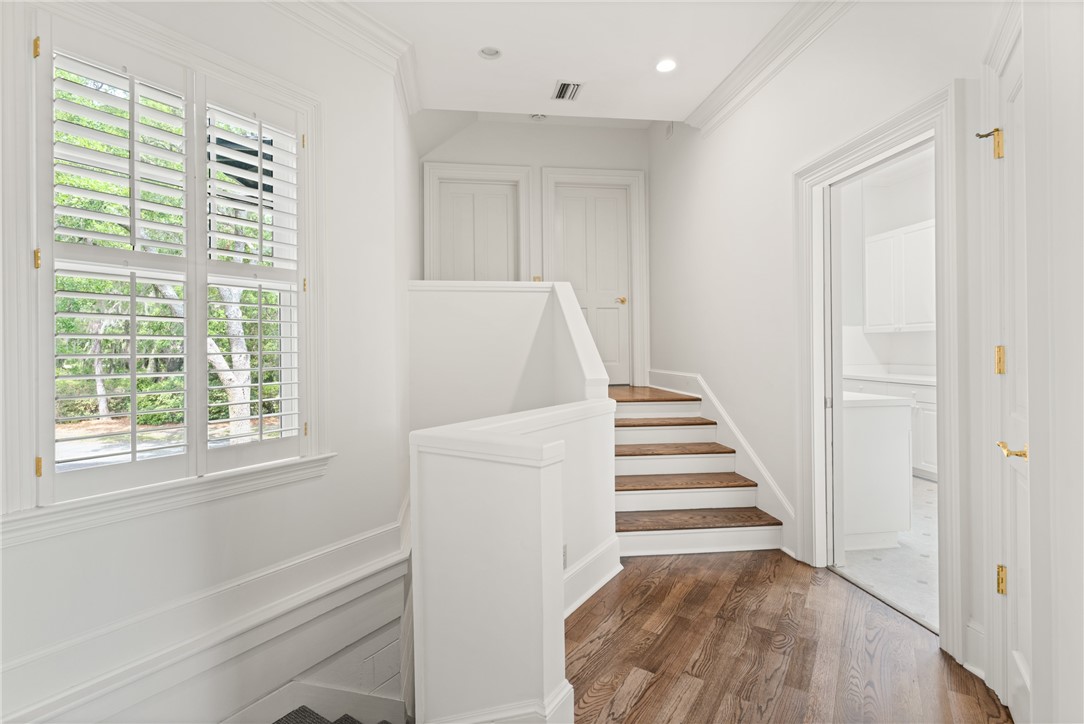 105 Hawkins Island Circle