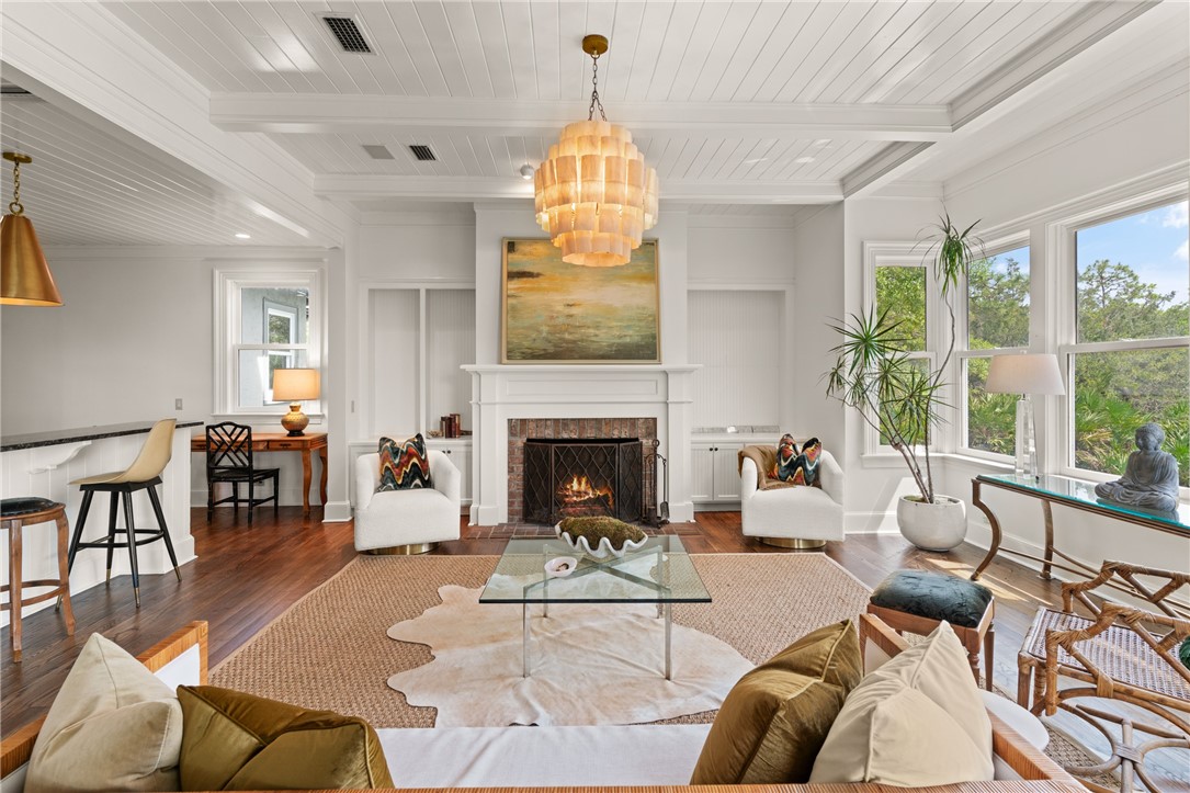 105 Hawkins Island Circle