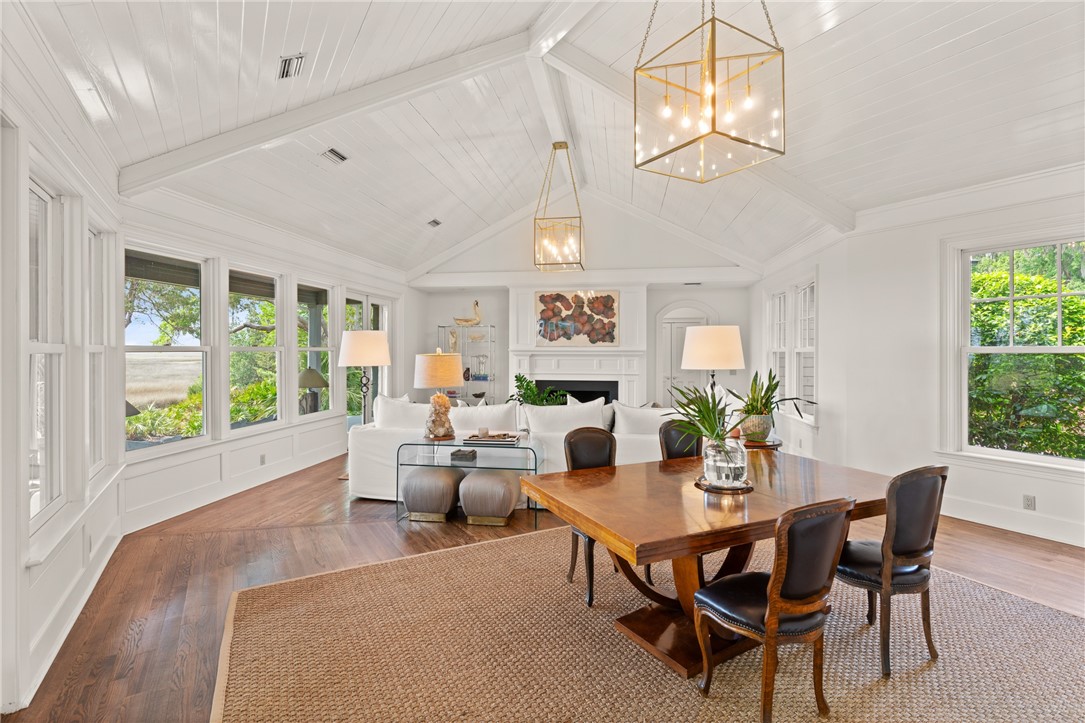 105 Hawkins Island Circle