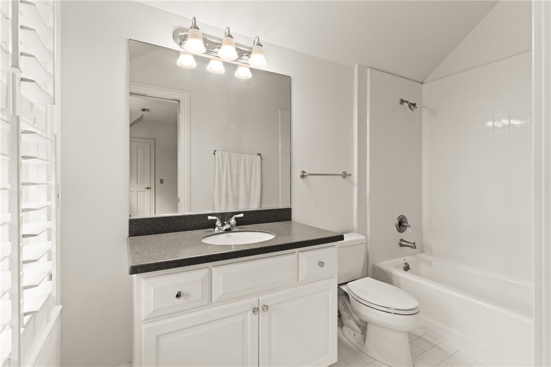 105 Hawkins Island Circle