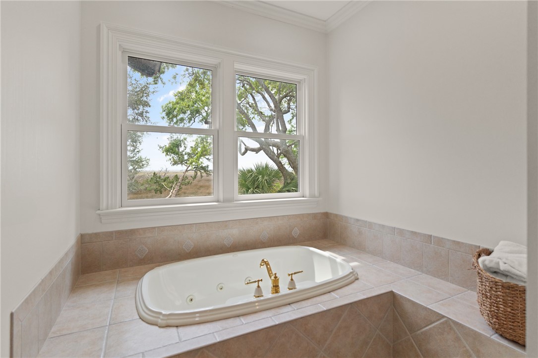 105 Hawkins Island Circle