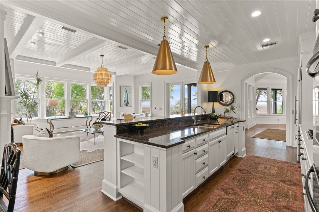 105 Hawkins Island Circle