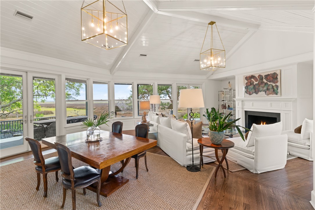 105 Hawkins Island Circle