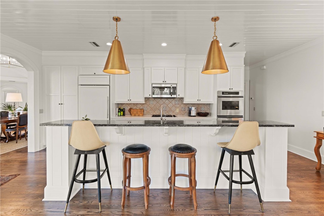 105 Hawkins Island Circle