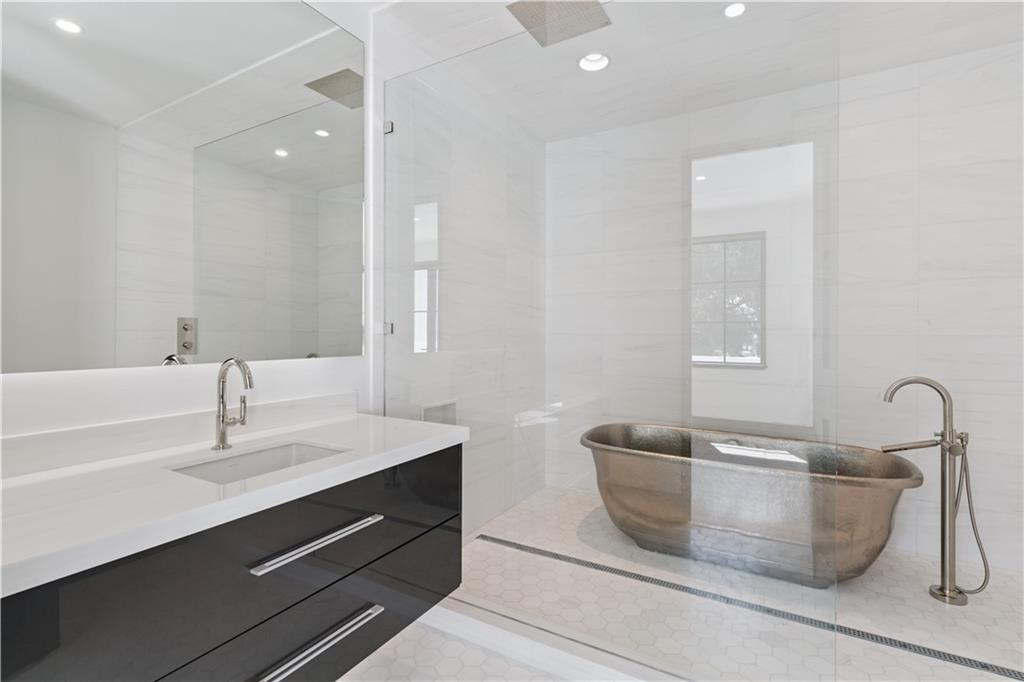 492 Forest Road