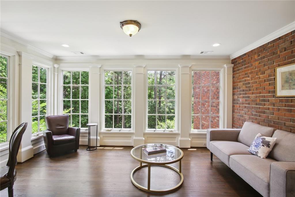 403 Townsend Place NW