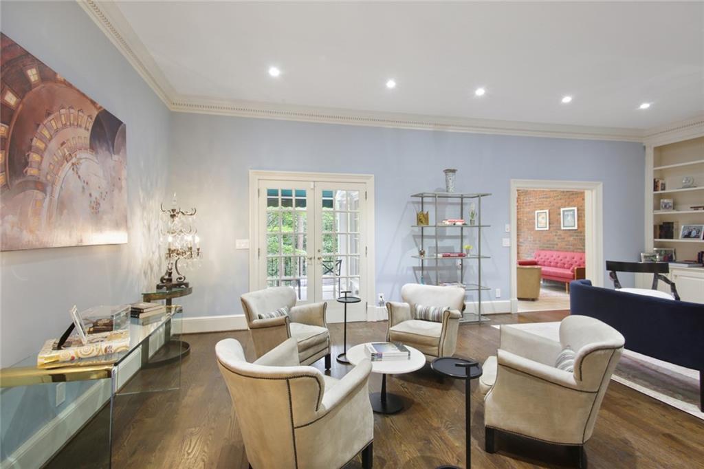 403 Townsend Place NW