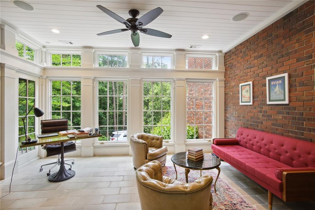 403 Townsend Place NW