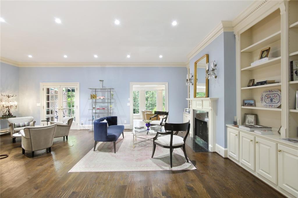 403 Townsend Place NW