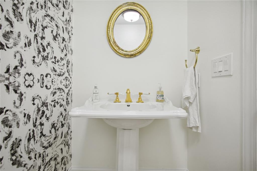 403 Townsend Place NW