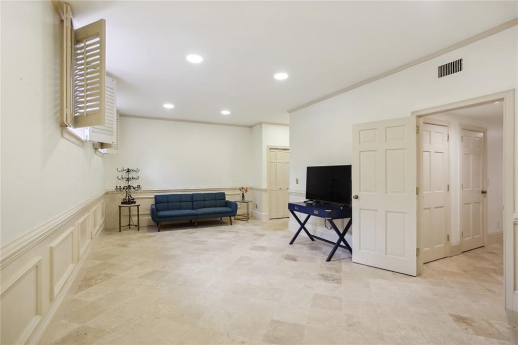 403 Townsend Place NW