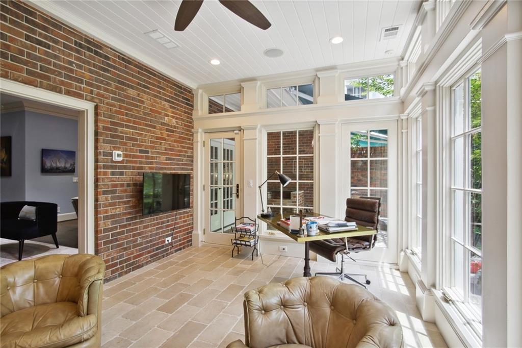 403 Townsend Place NW