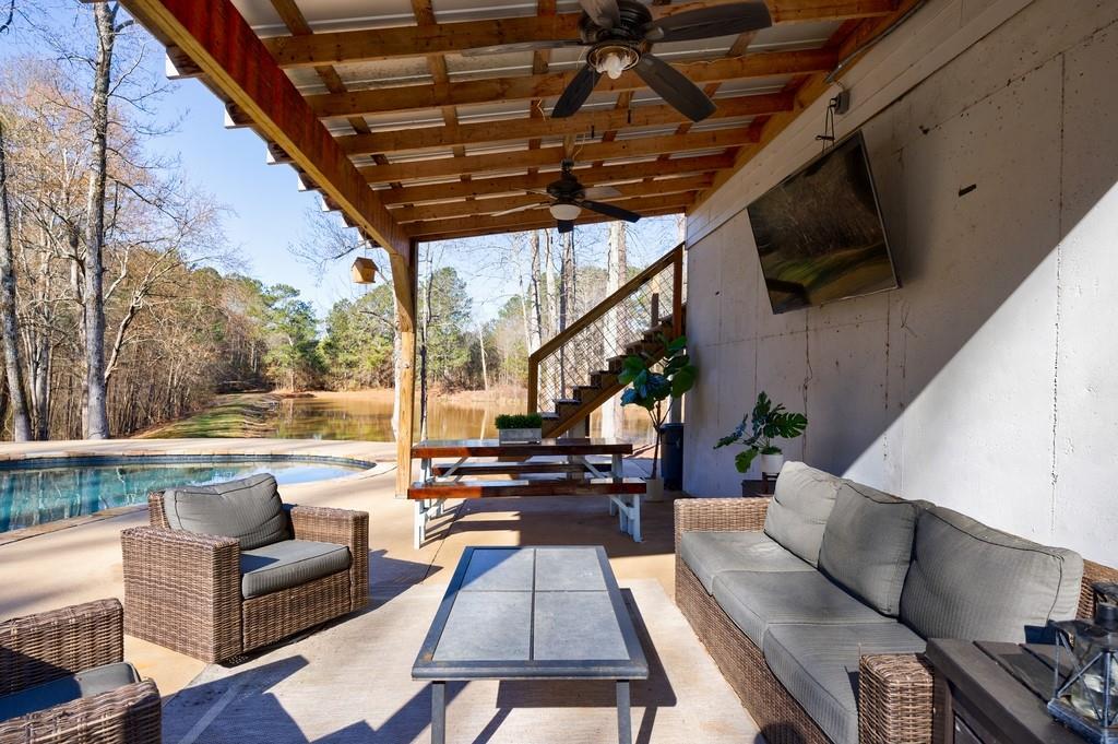 3055 Spring Hill Drive