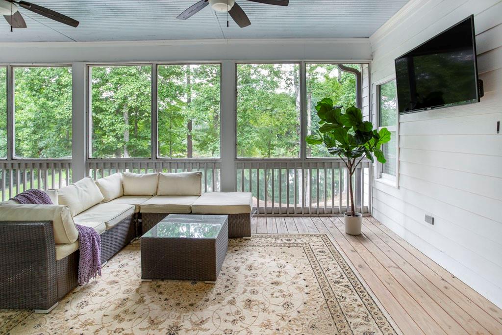 3055 Spring Hill Drive