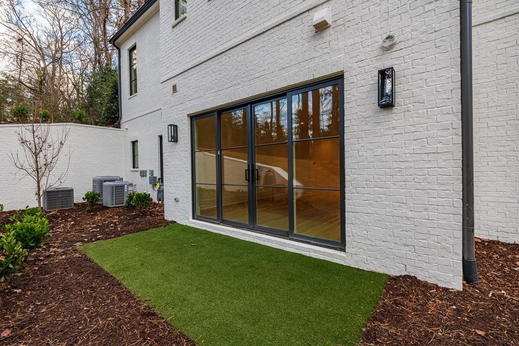 2983 Habersham Court NW