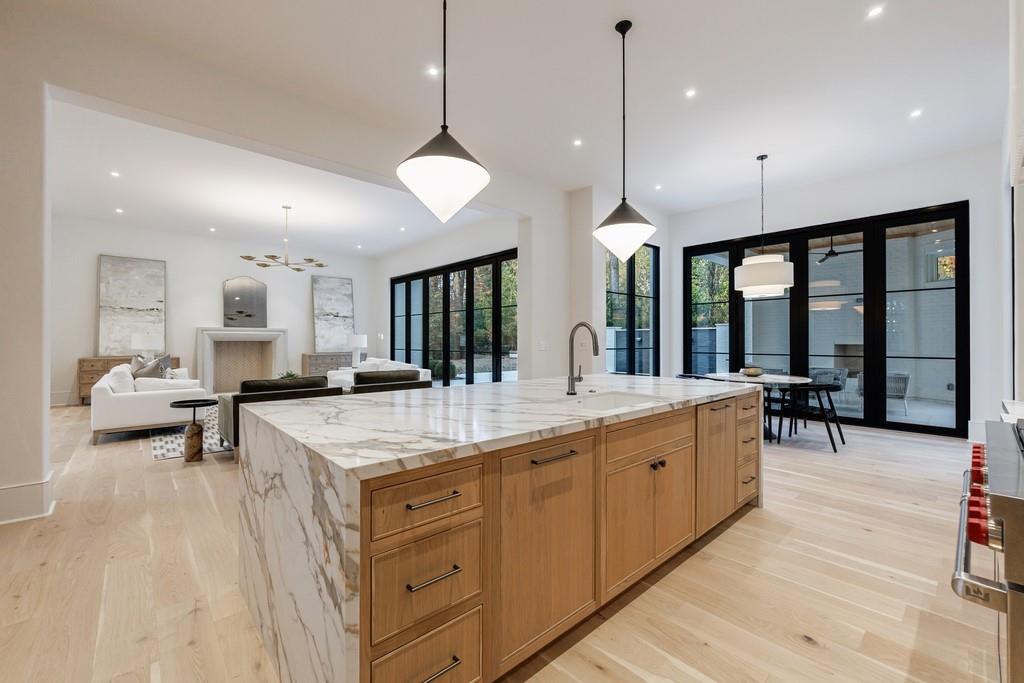 2983 Habersham Court NW