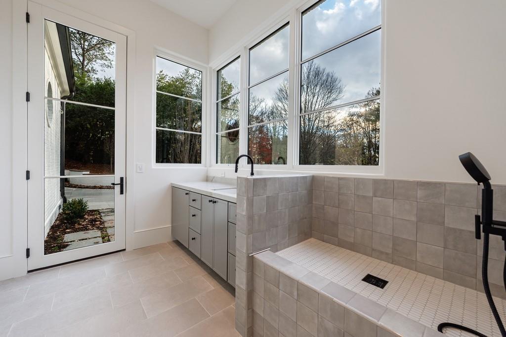 2983 Habersham Court NW