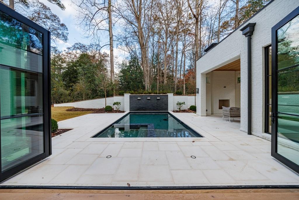 2983 Habersham Court NW