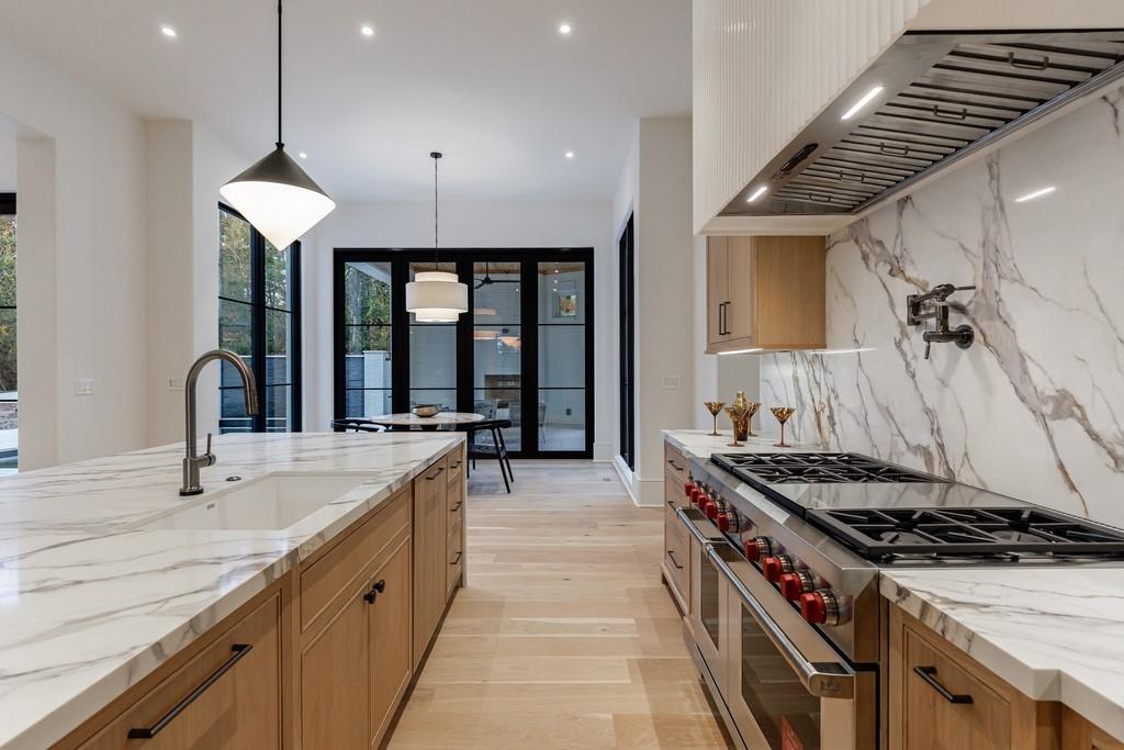 2983 Habersham Court NW