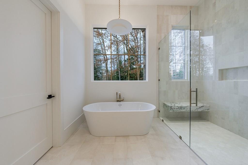 2983 Habersham Court NW