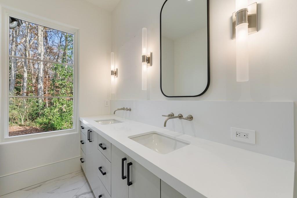 2983 Habersham Court NW