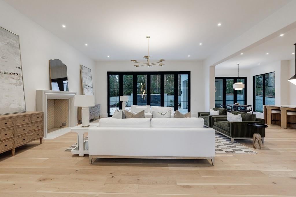 2983 Habersham Court NW