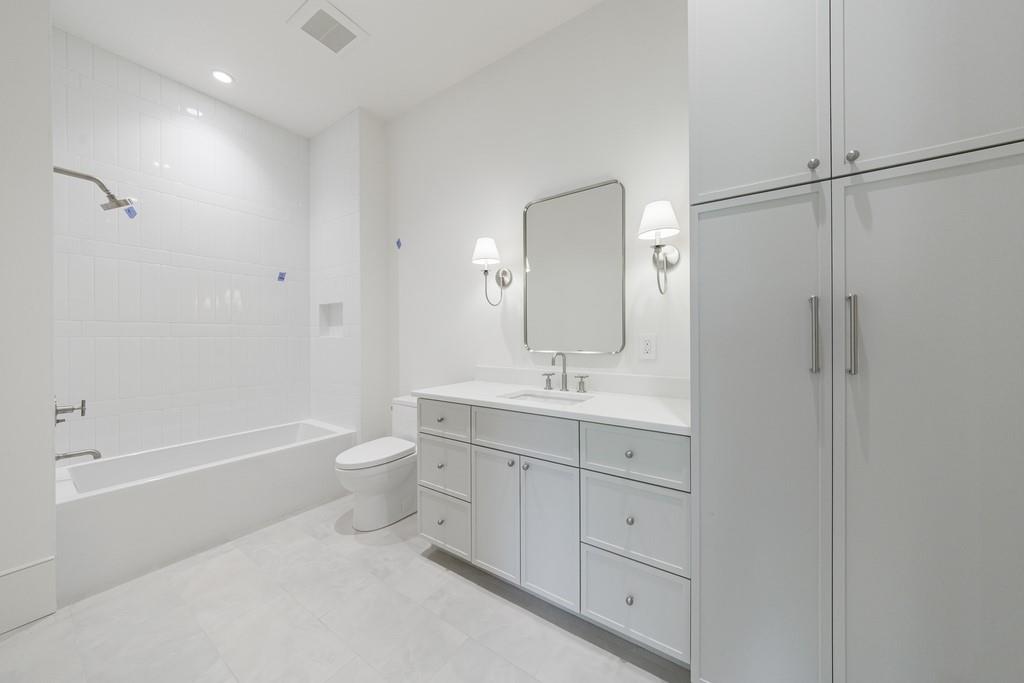 2983 Habersham Court NW