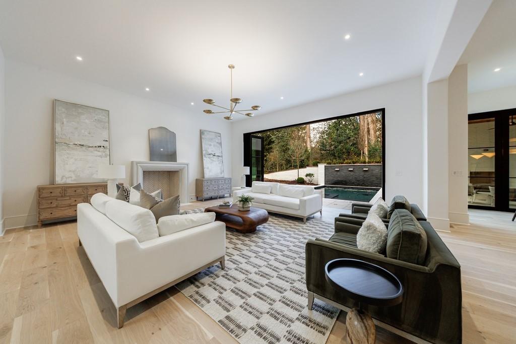 2983 Habersham Court NW