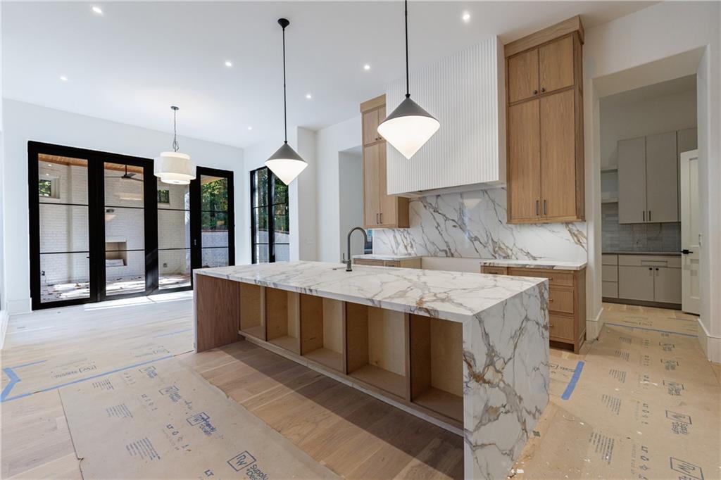 2983 Habersham Court NW