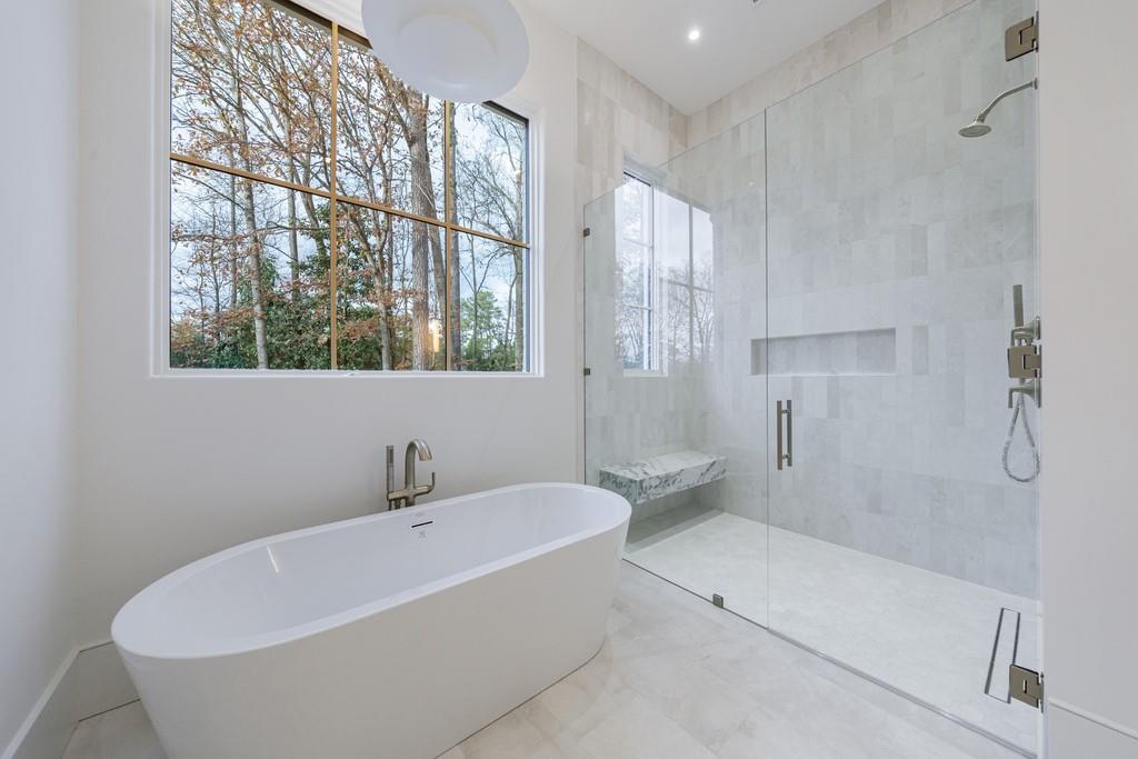 2983 Habersham Court NW