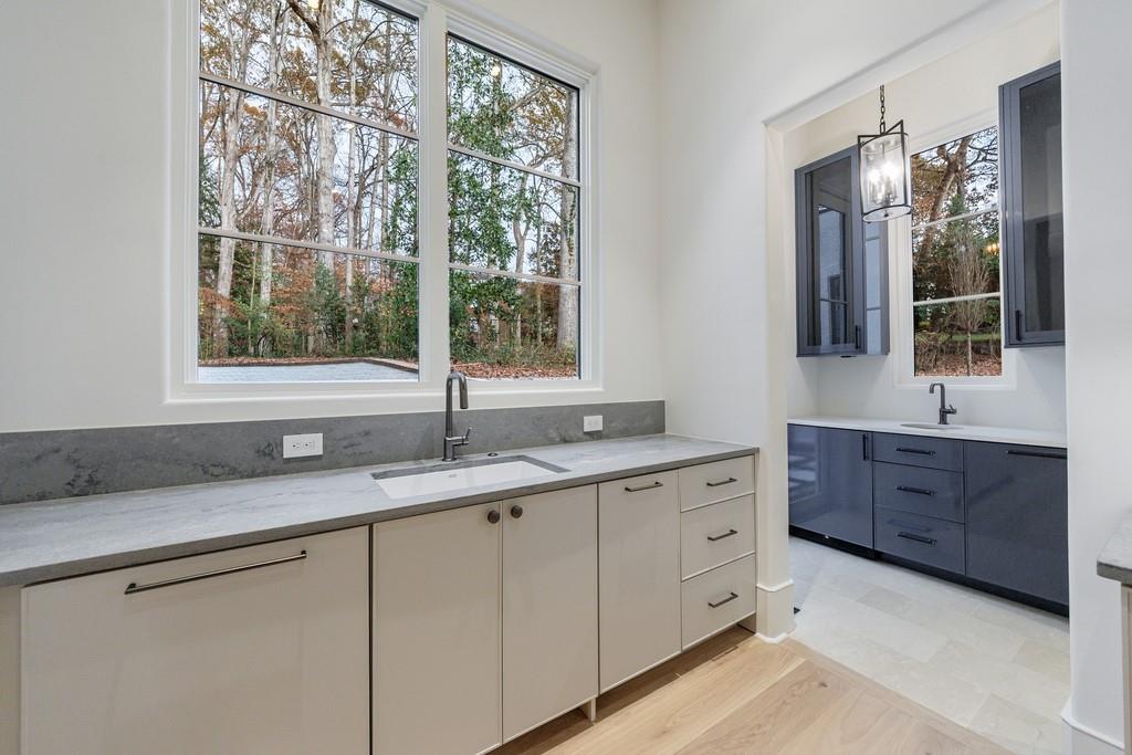 2983 Habersham Court NW