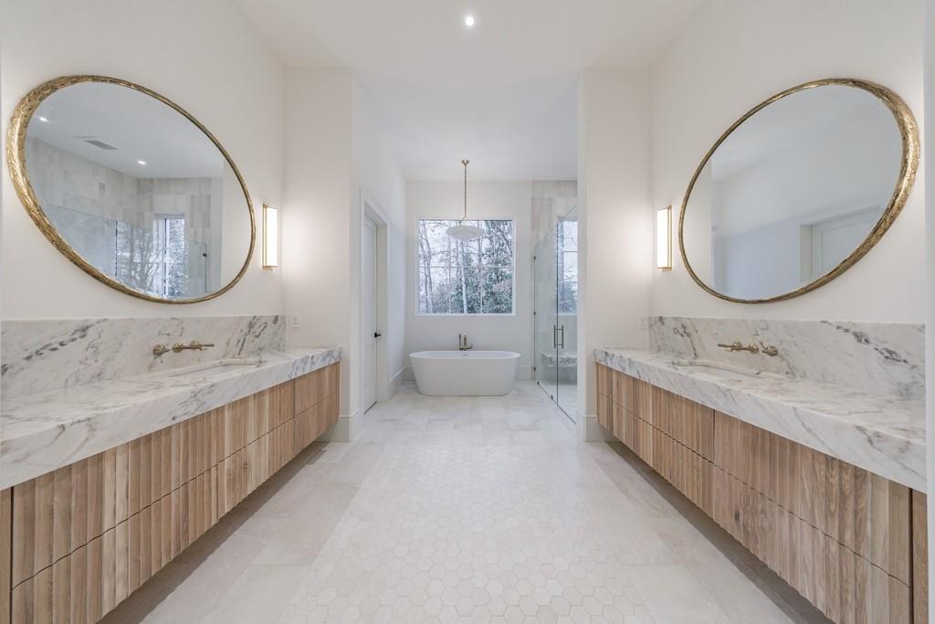 2983 Habersham Court NW