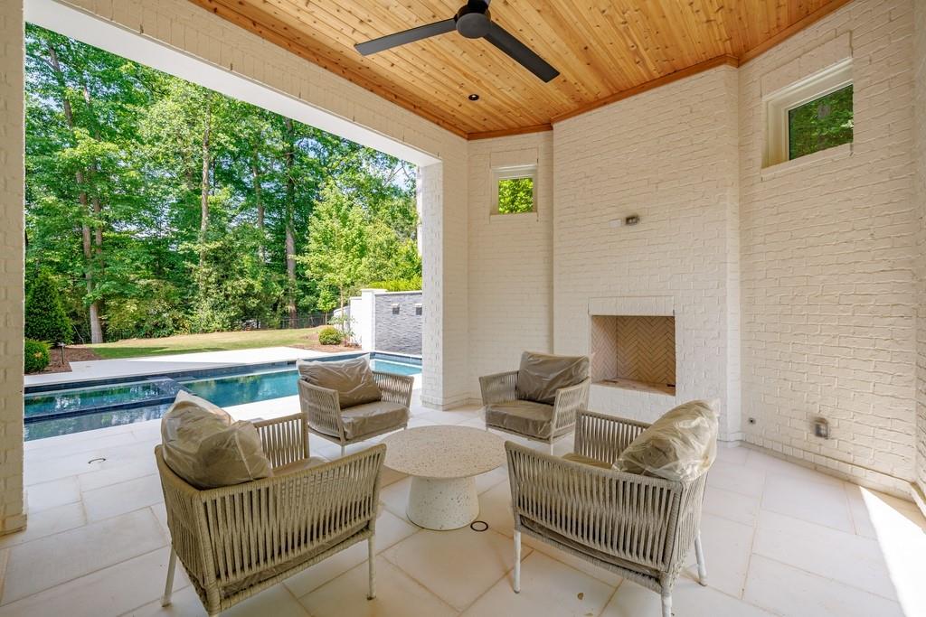 2983 Habersham Court NW