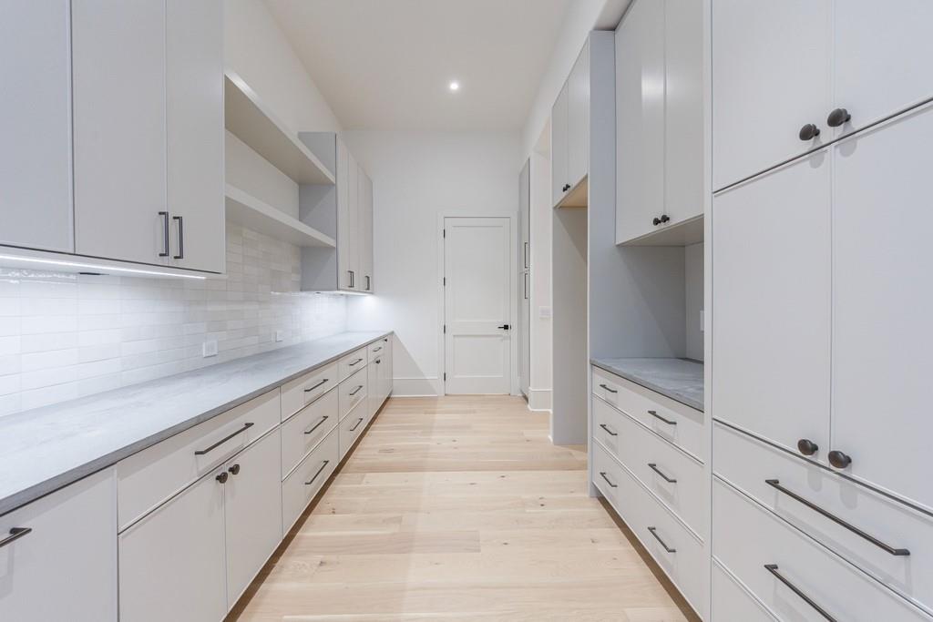 2983 Habersham Court NW