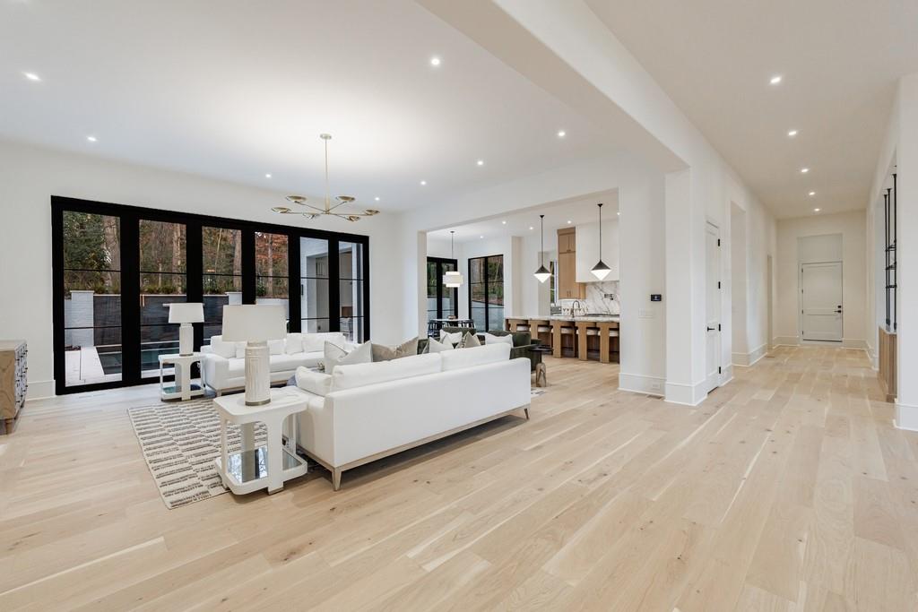 2983 Habersham Court NW