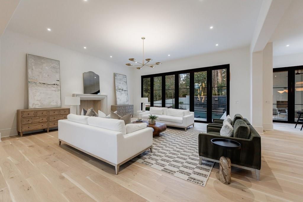 2983 Habersham Court NW