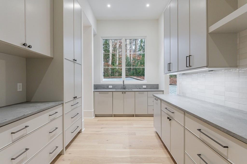 2983 Habersham Court NW