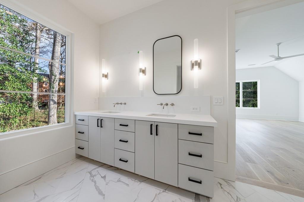 2983 Habersham Court NW