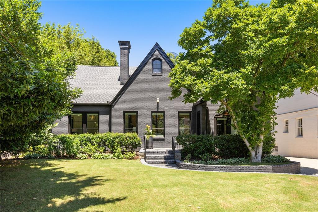 570 Martina Drive NE